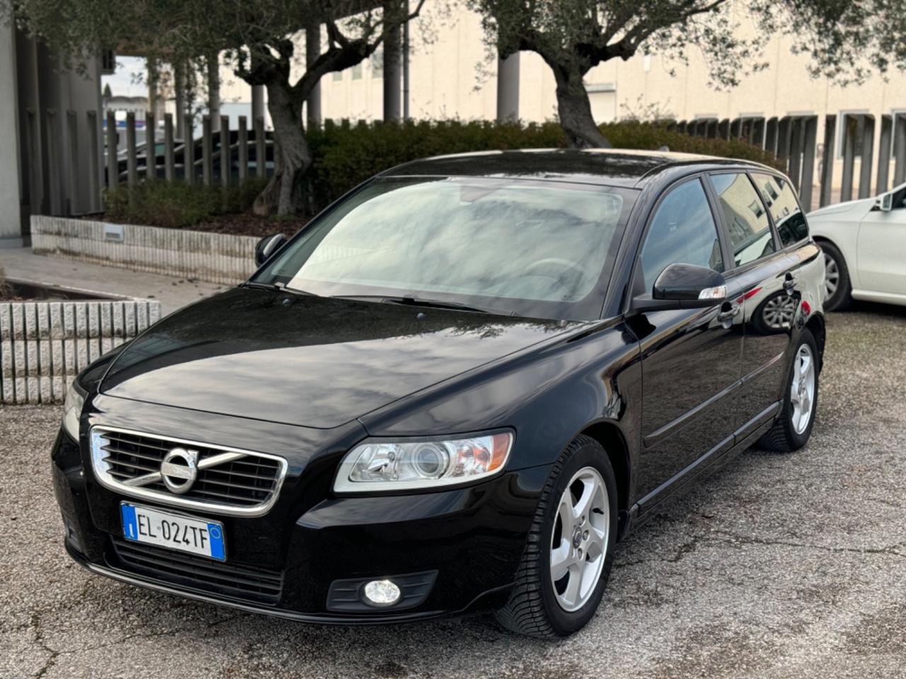 Volvo V50 1.6D 115cv Neopatentati