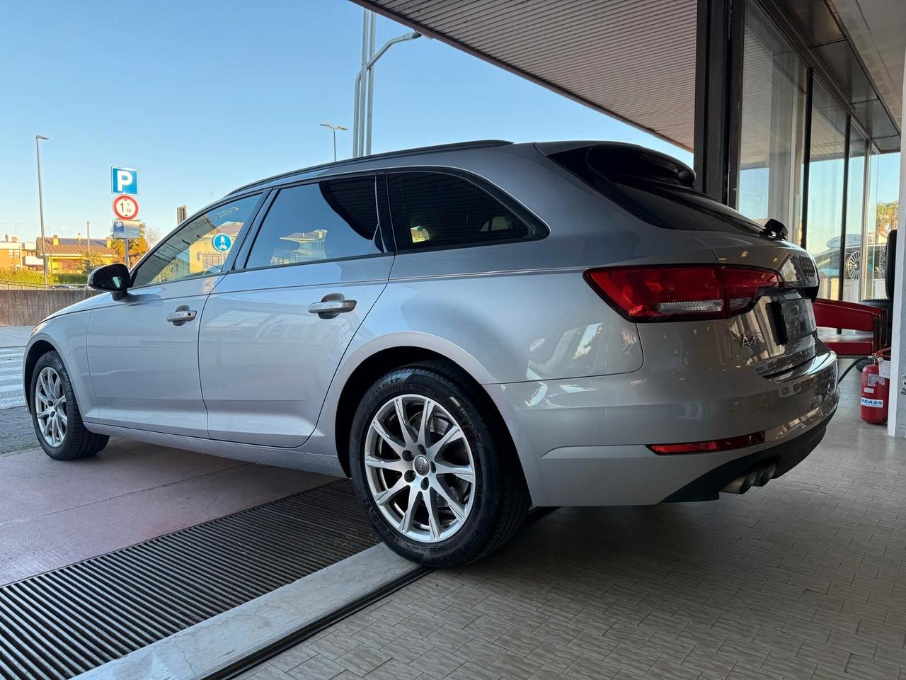 A4 Avant 2.0 TDI 190 CV quattro S tronic Business Sport (140 kw) Gancio Traino