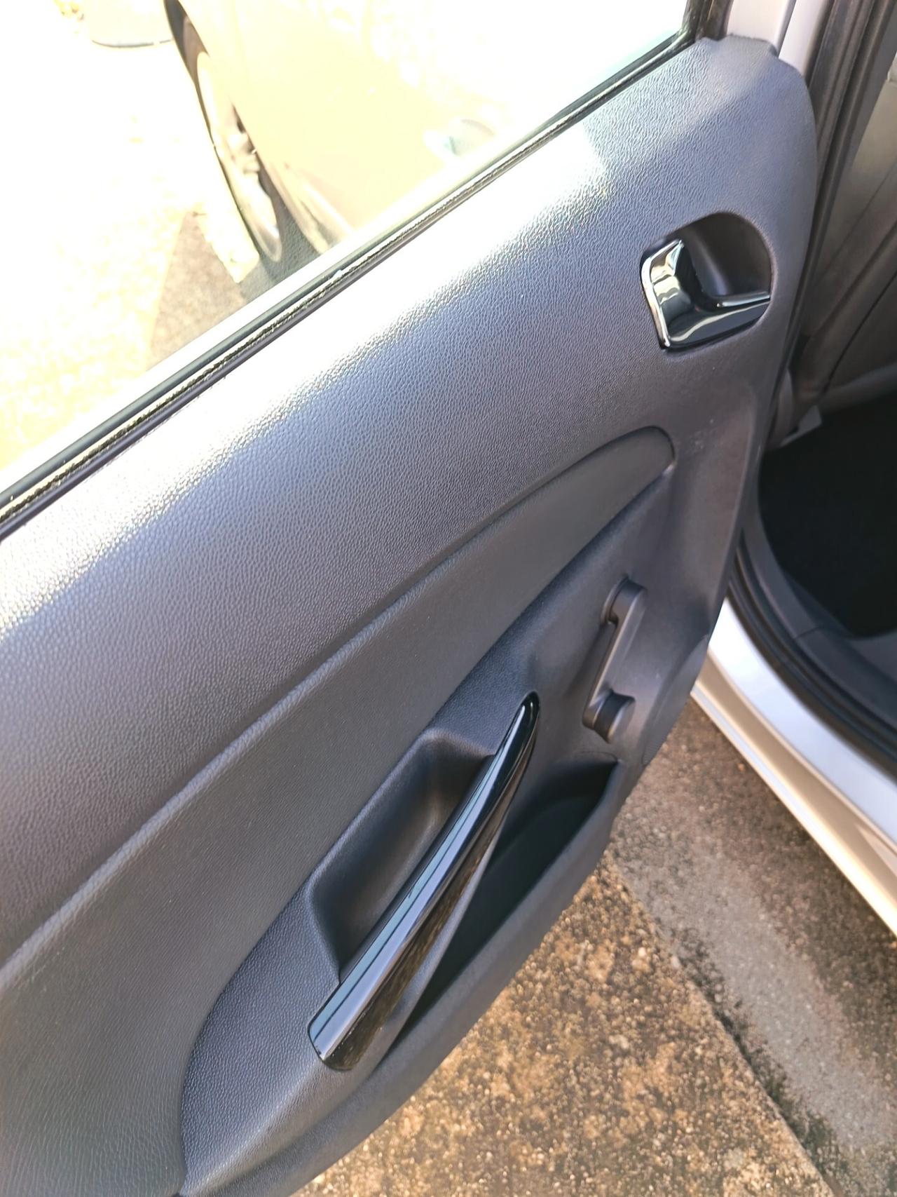 Opel Corsa 1.2 5 porte Cosmo