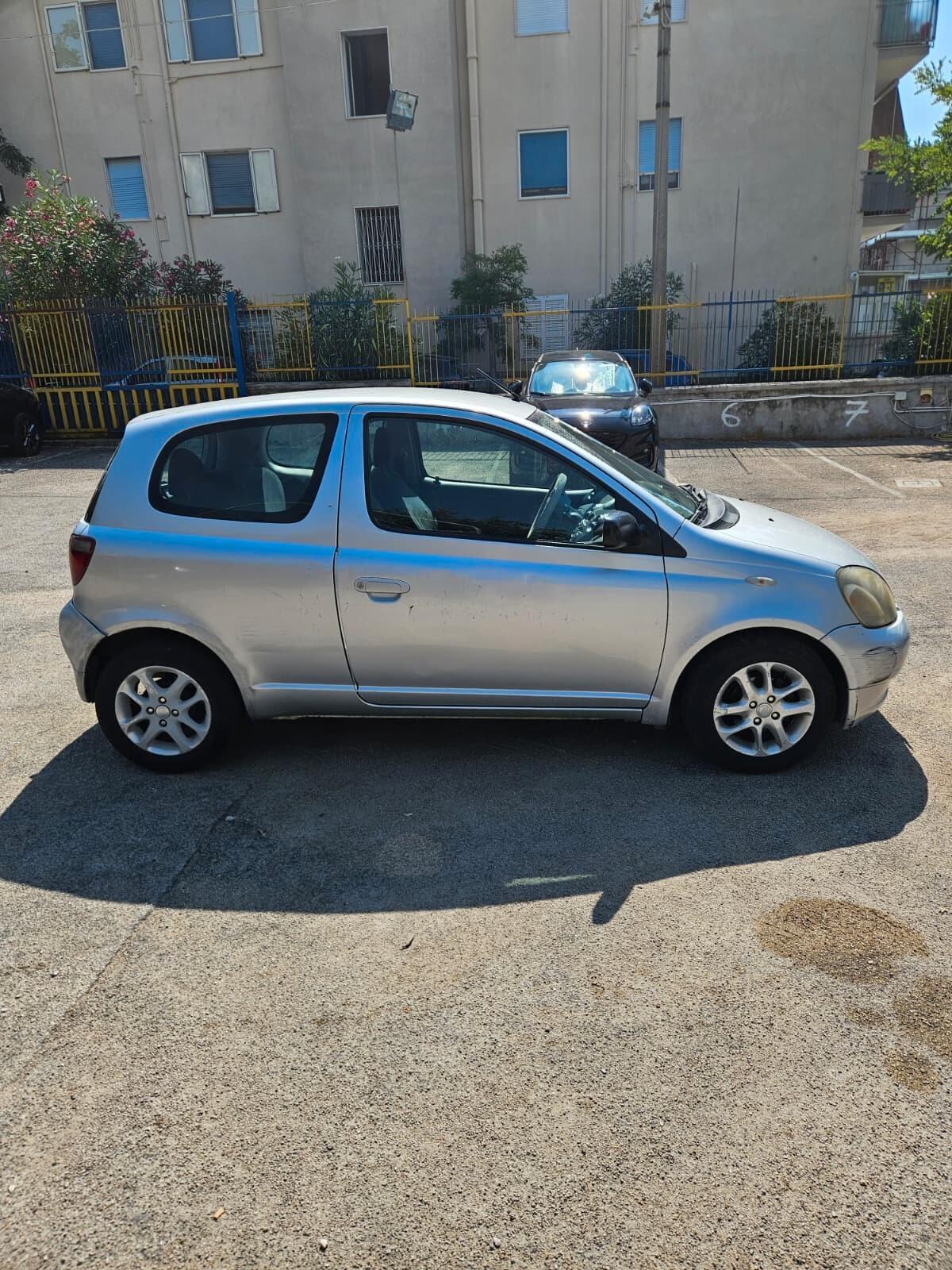 Toyota Yaris 1.0i 16V cat 3 porte