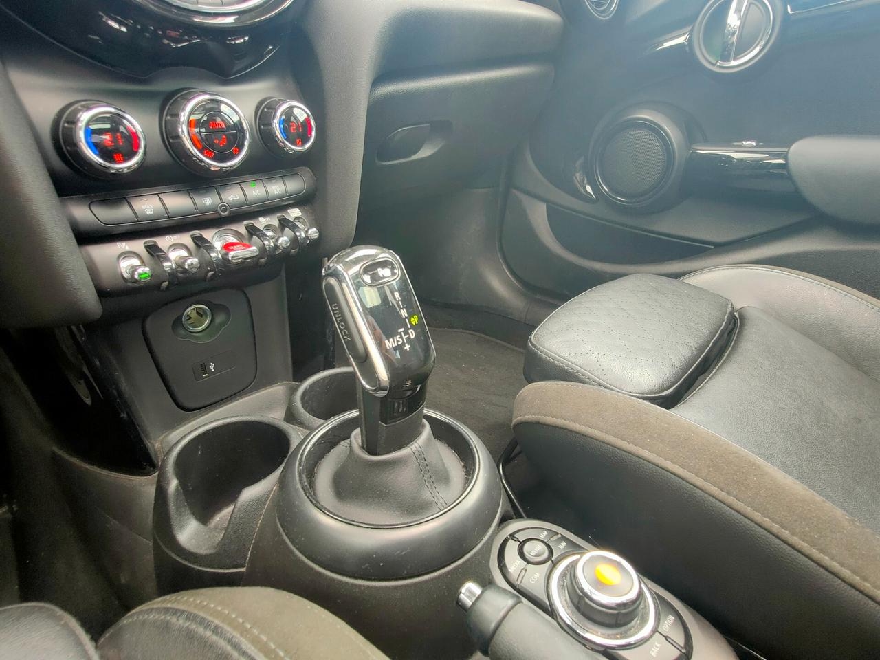 Mini 2.0 Cooper SD aut. Hype 5 porte FULL OPTIONAL