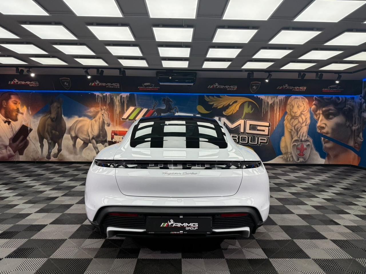 Porsche Taycan Turbo (011)