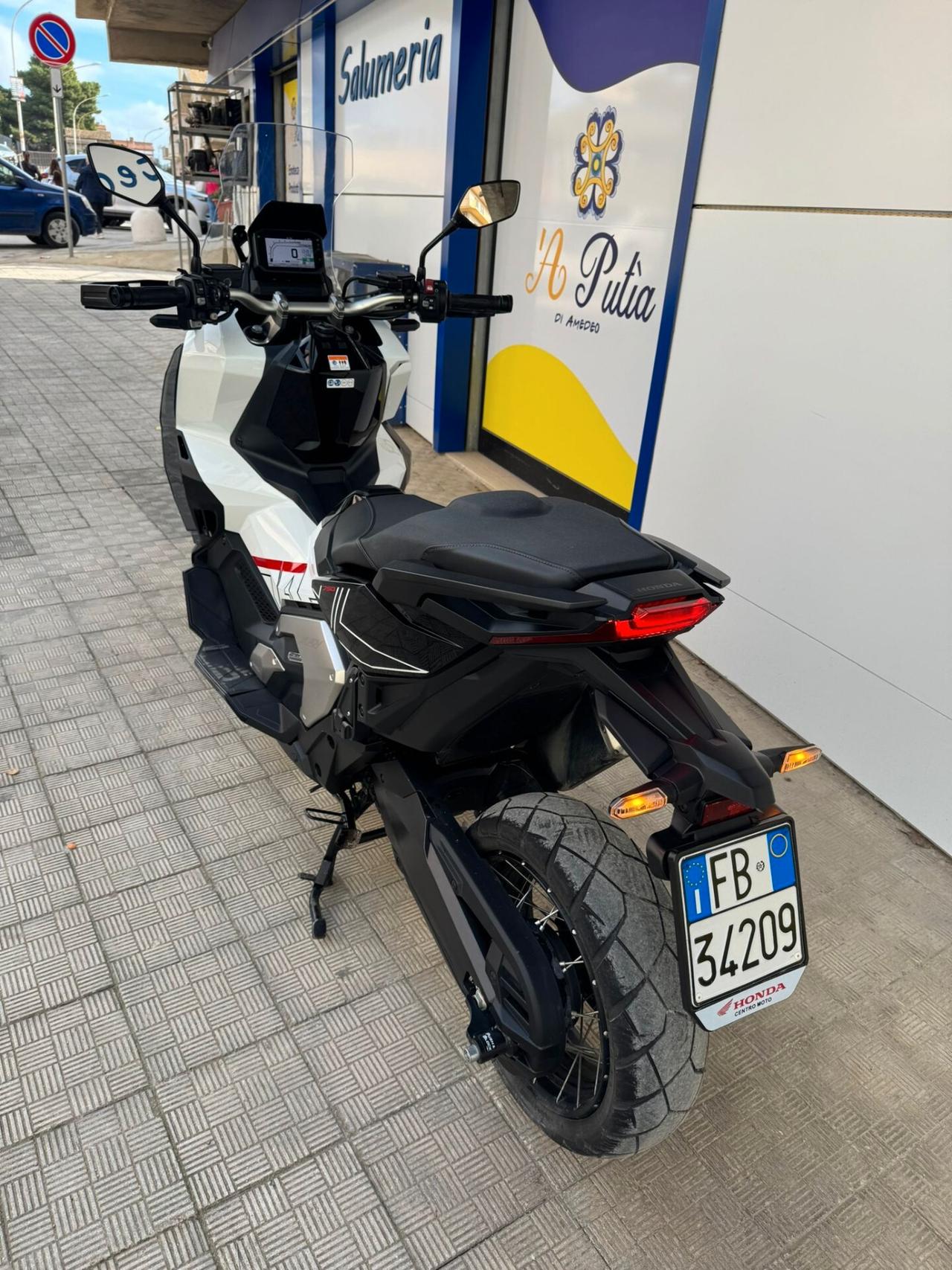 Honda X-ADV 750 Special Edition