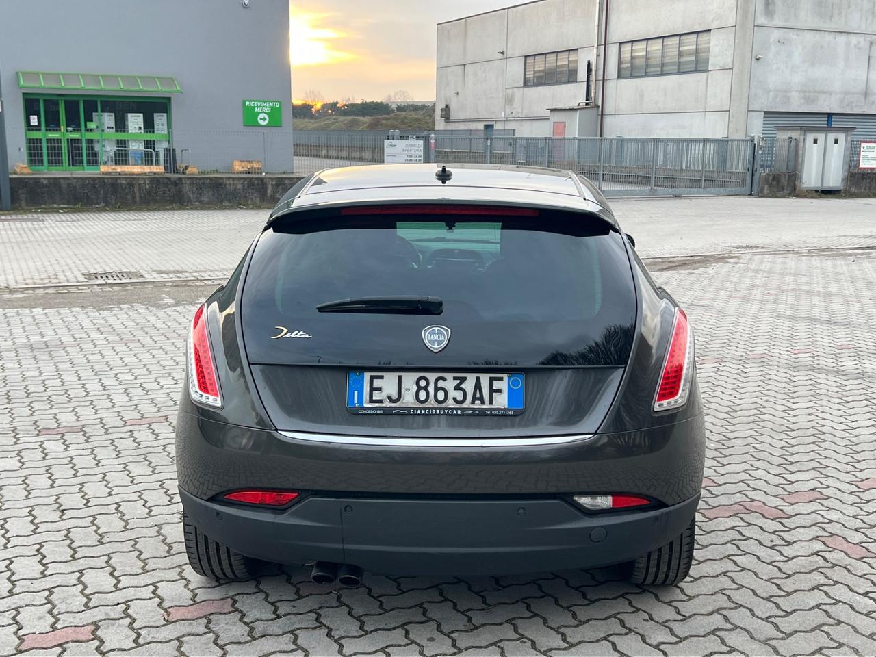 Lancia Delta 1.8 Di Turbo-Jet Sportronic Gold