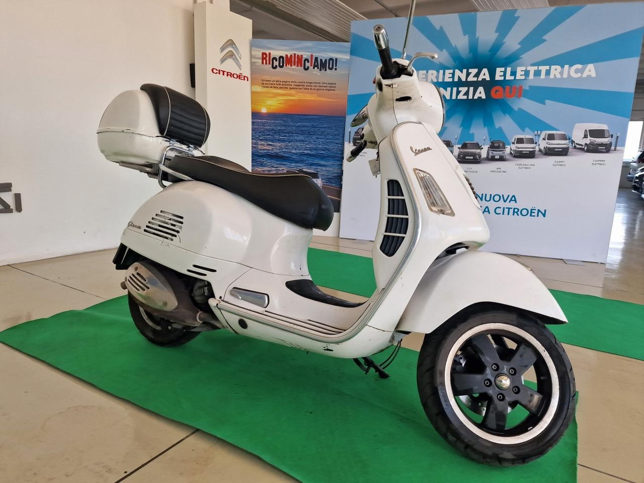 Vespa 300 GTS i.e.