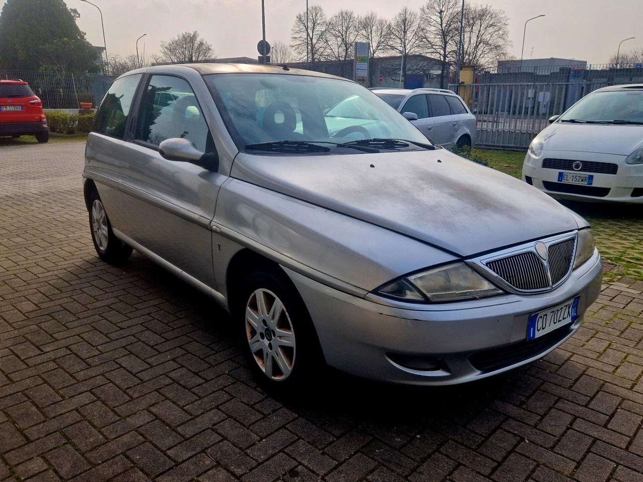 Lancia Y 1.2i 16V cat LS