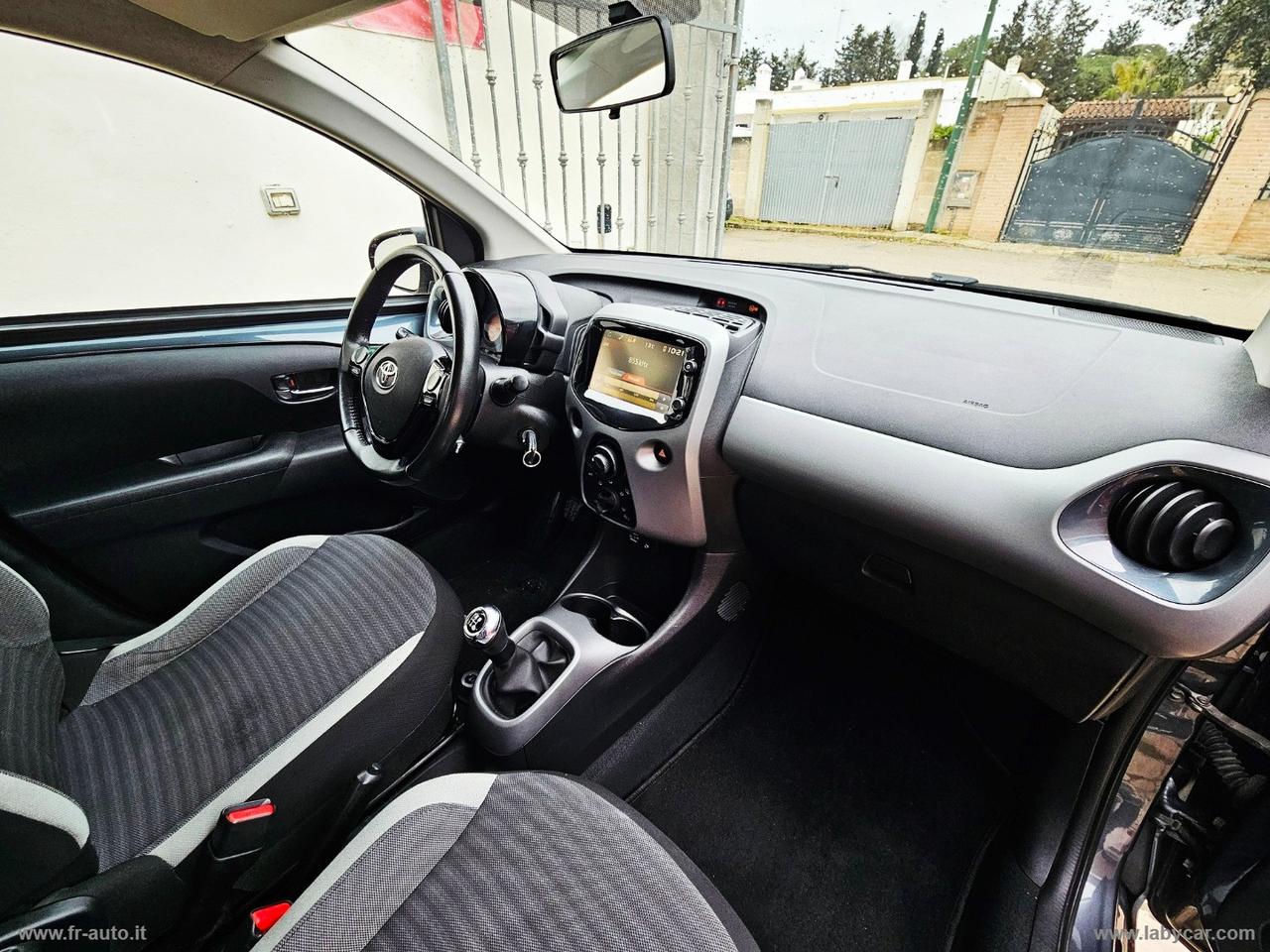 TOYOTA Aygo 1.0 VVT-i 72 CV 5p. x-cite