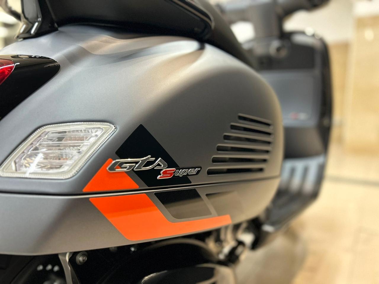 Piaggio Vespa 310 GTS hpe