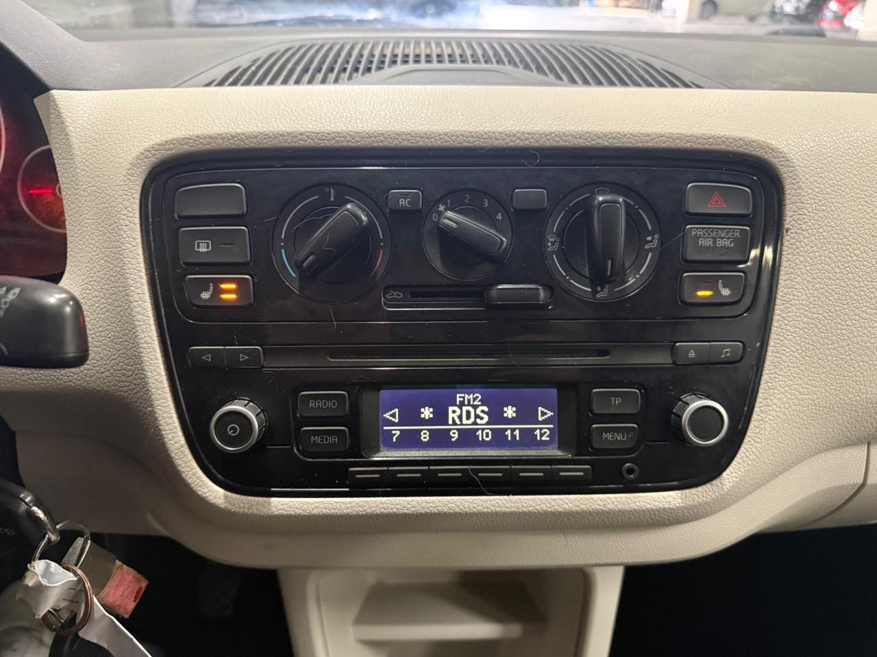 Volkswagen up! 1.0 3p. take