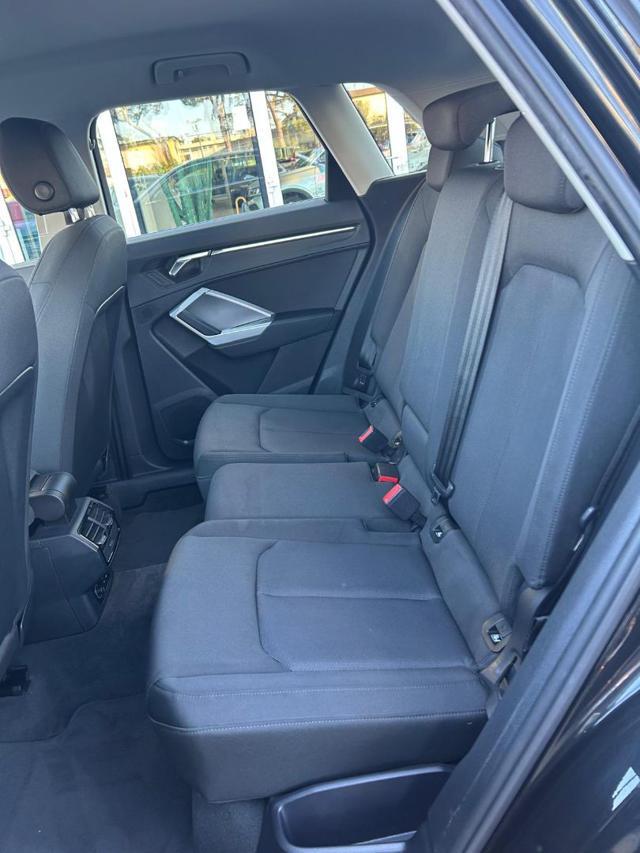 AUDI Q3 35 TDI quattro S tronic Business