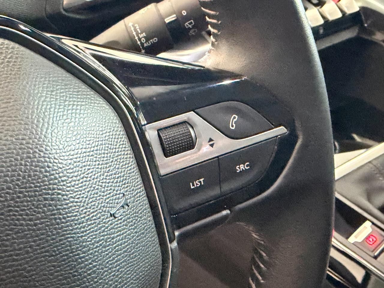 Peugeot 3008 1.5 BLUEHDI 130 cv. ALLURE (Nav)