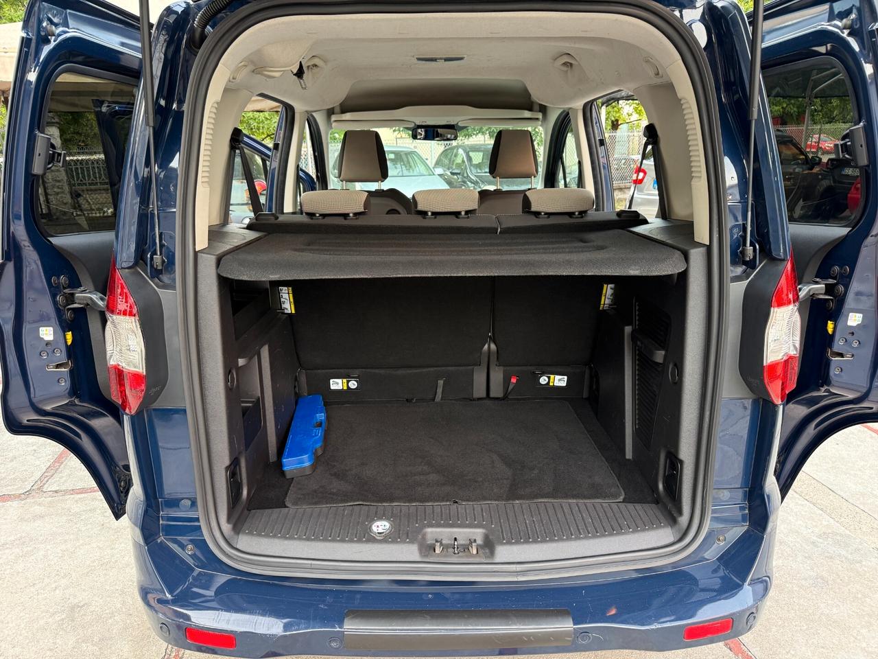 Ford Tourneo Courier 1.0 EcoBoost 100 CV Titanium