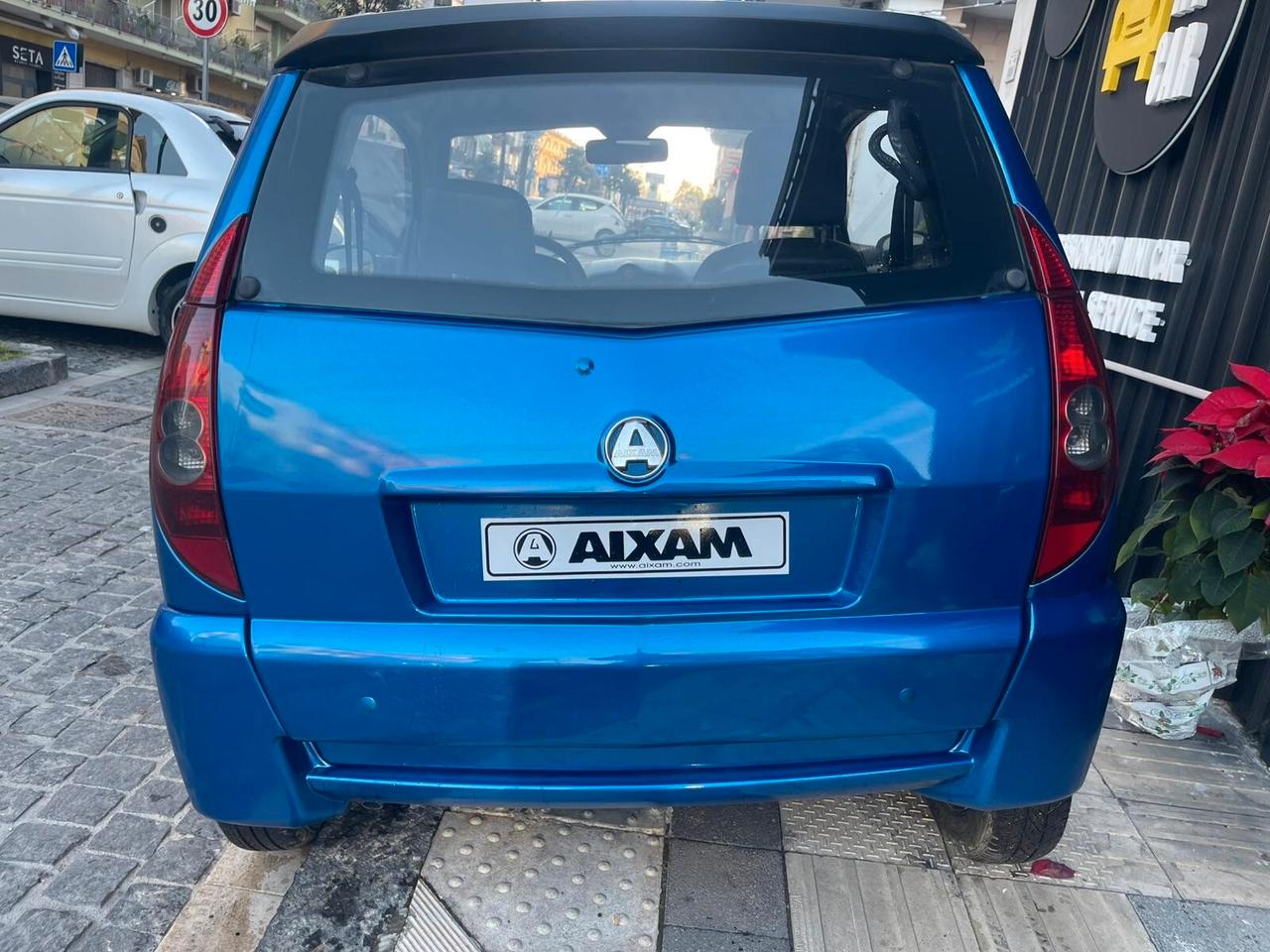 Minicar Aixam City blue edition
