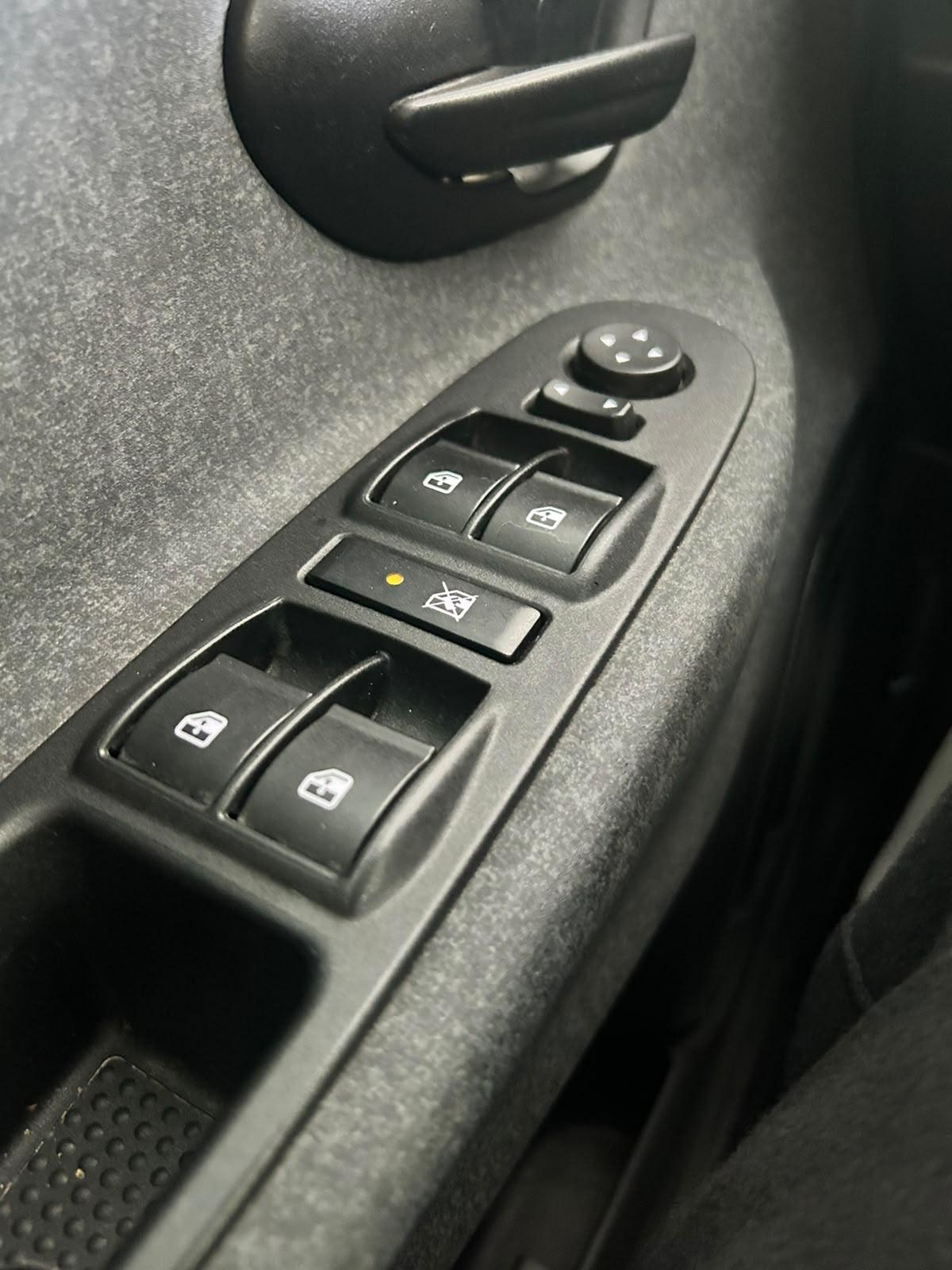 Lancia Ypsilon 1.0 firefly hybrid Silver Plus s&s 70cv