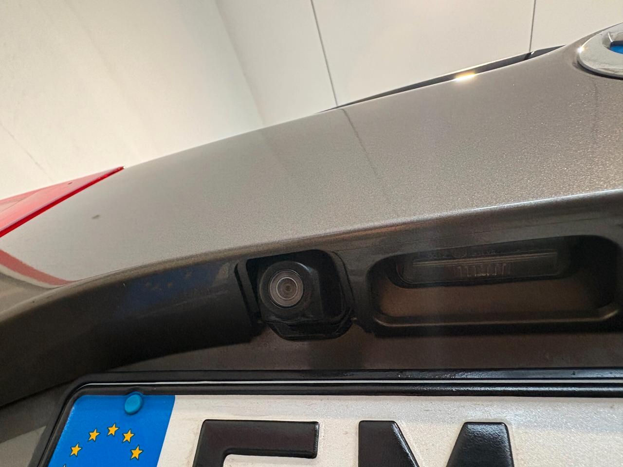 Toyota Yaris 1.5 Hybrid Trend Platinum Edition