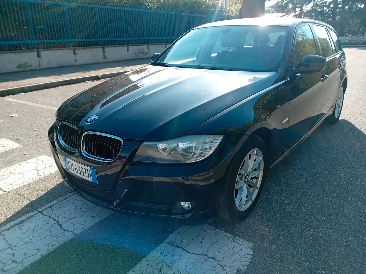 BMW 3 Series 2012 photo 2