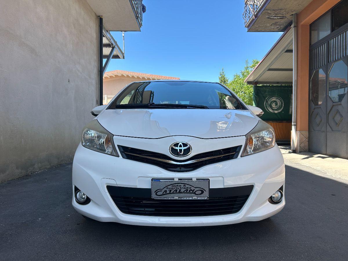 TOYOTA - Yaris - 1.4 D-4D 5p. Lounge NAVI TELECAMERA