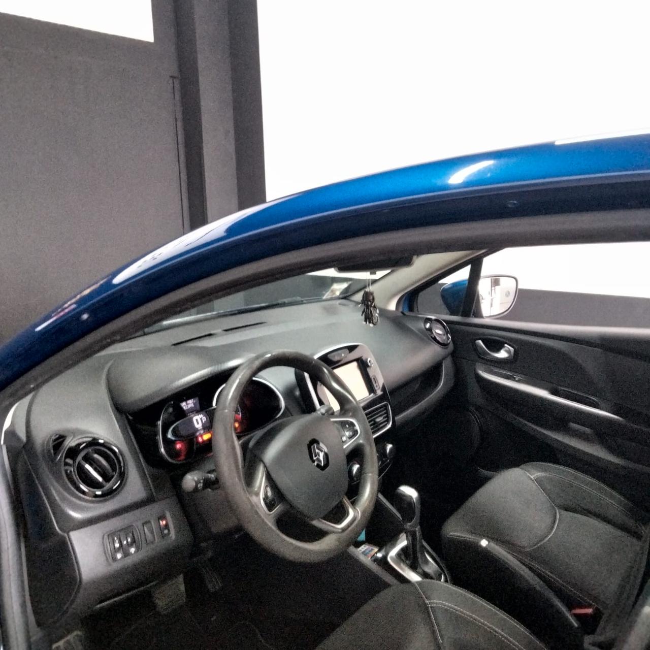 Renault Clio dCi 8V 90 CV EDC 5 porte Moschino Zen