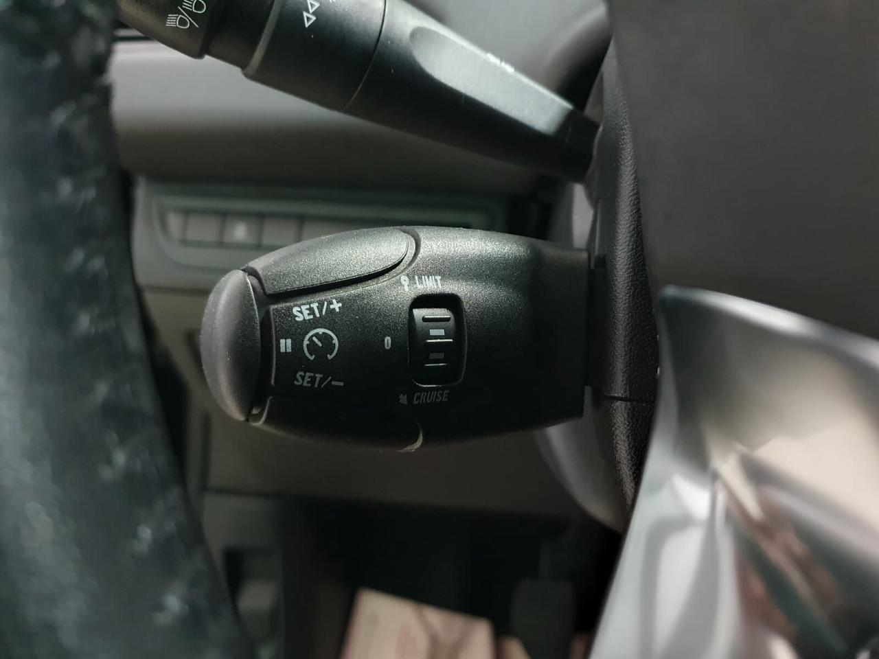Peugeot 208 1.4 HDi 68cv Allure 2014