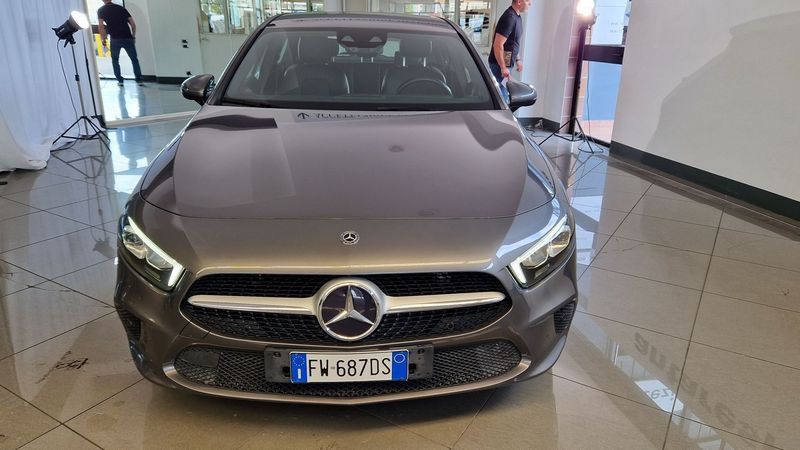 Mercedes-Benz Classe A A 180 d Automatic 4p. Sport - FARI LED, NAVI, PDC!