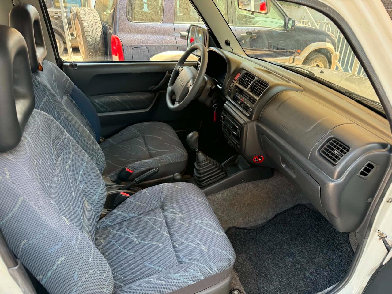 Suzuki Jimny 1.3i 16V cat 4WD JLX
