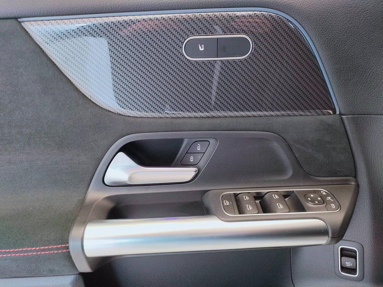 Mercedes-Benz GLA-H247 2023 - GLA 200 d AMG Line Premium auto