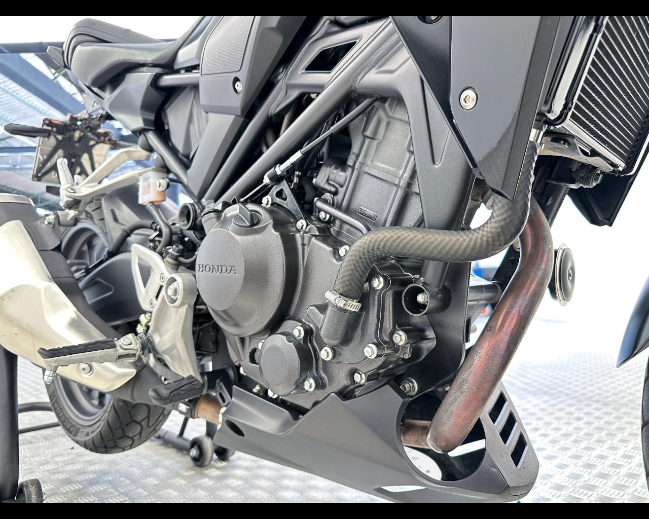 HONDA MOTO - CB 300 R