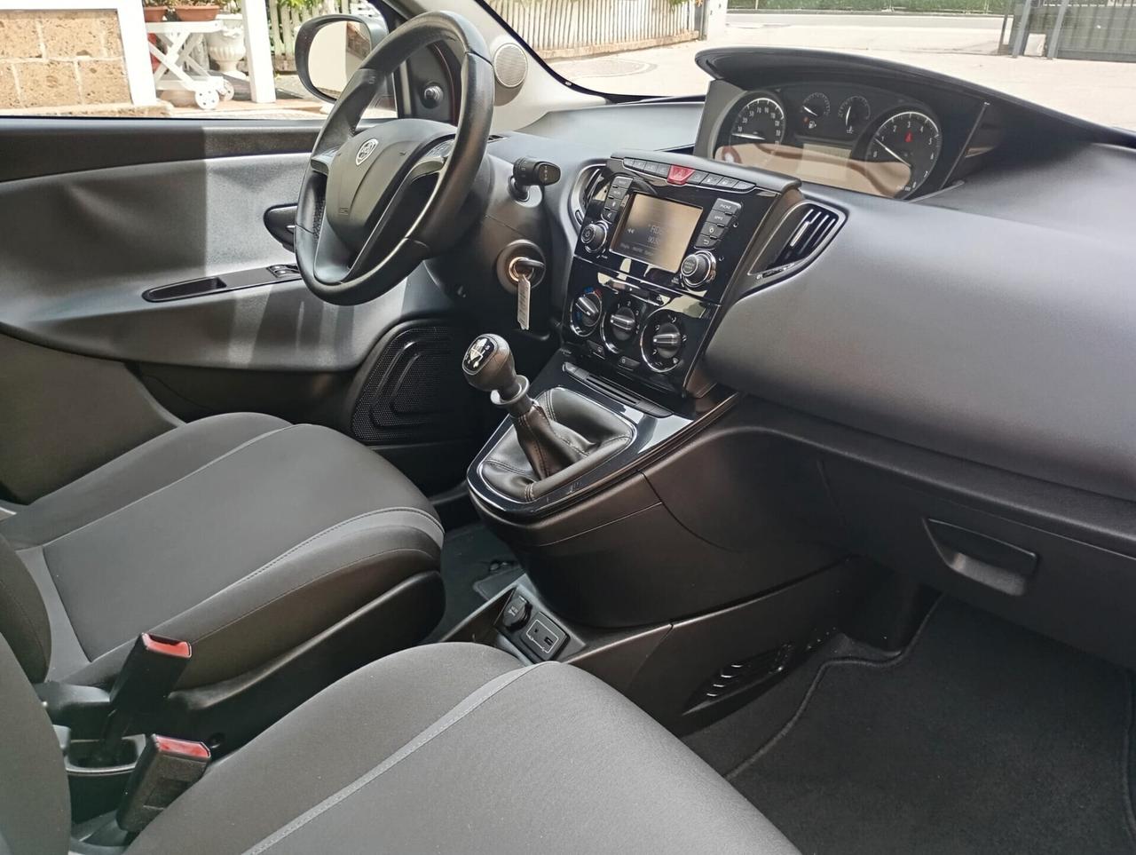 Lancia Ypsilon 1.2 69 CV GPL Ecochic Gold