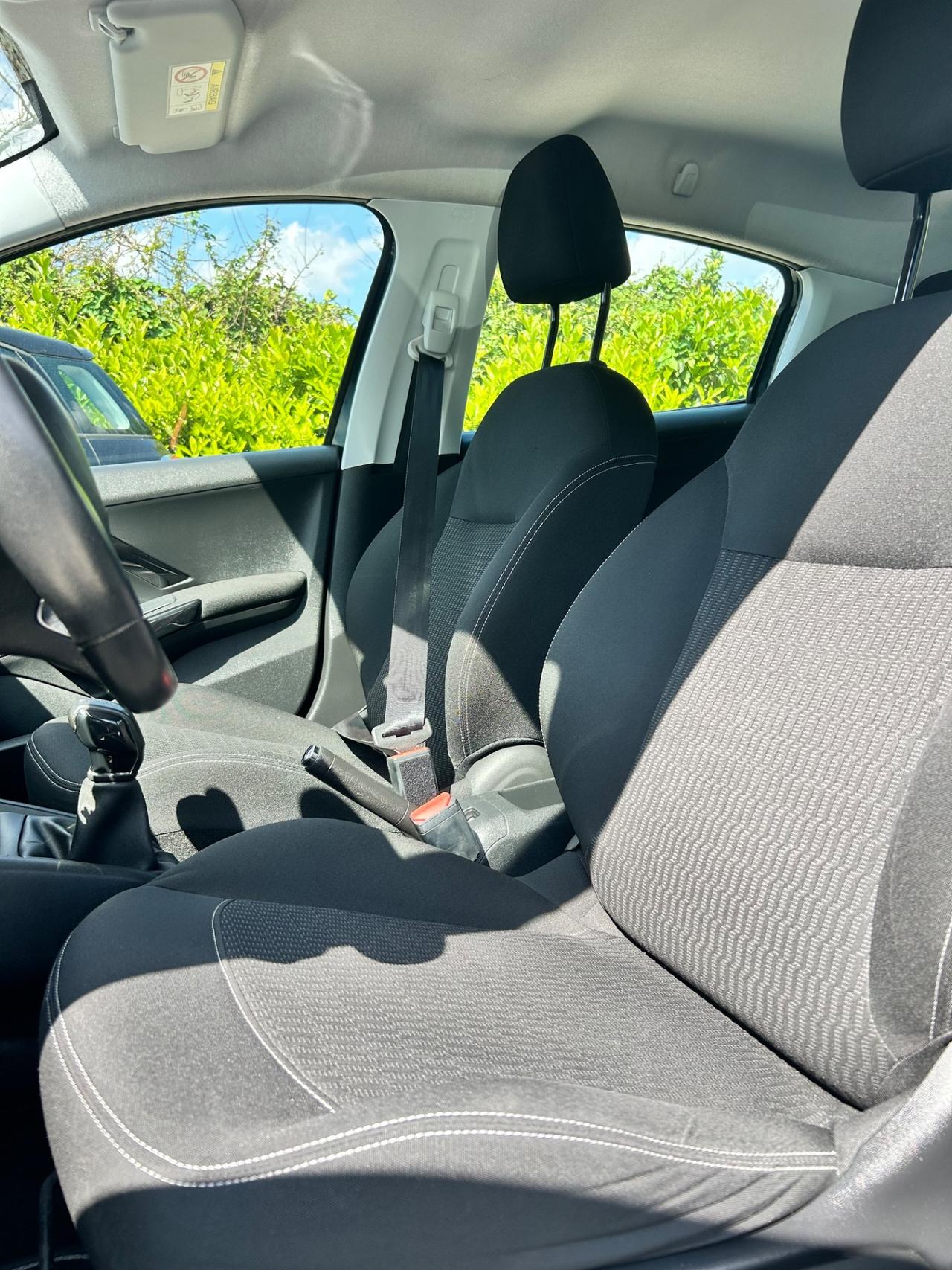 Peugeot 208 PureTech 82 5 porte Allure