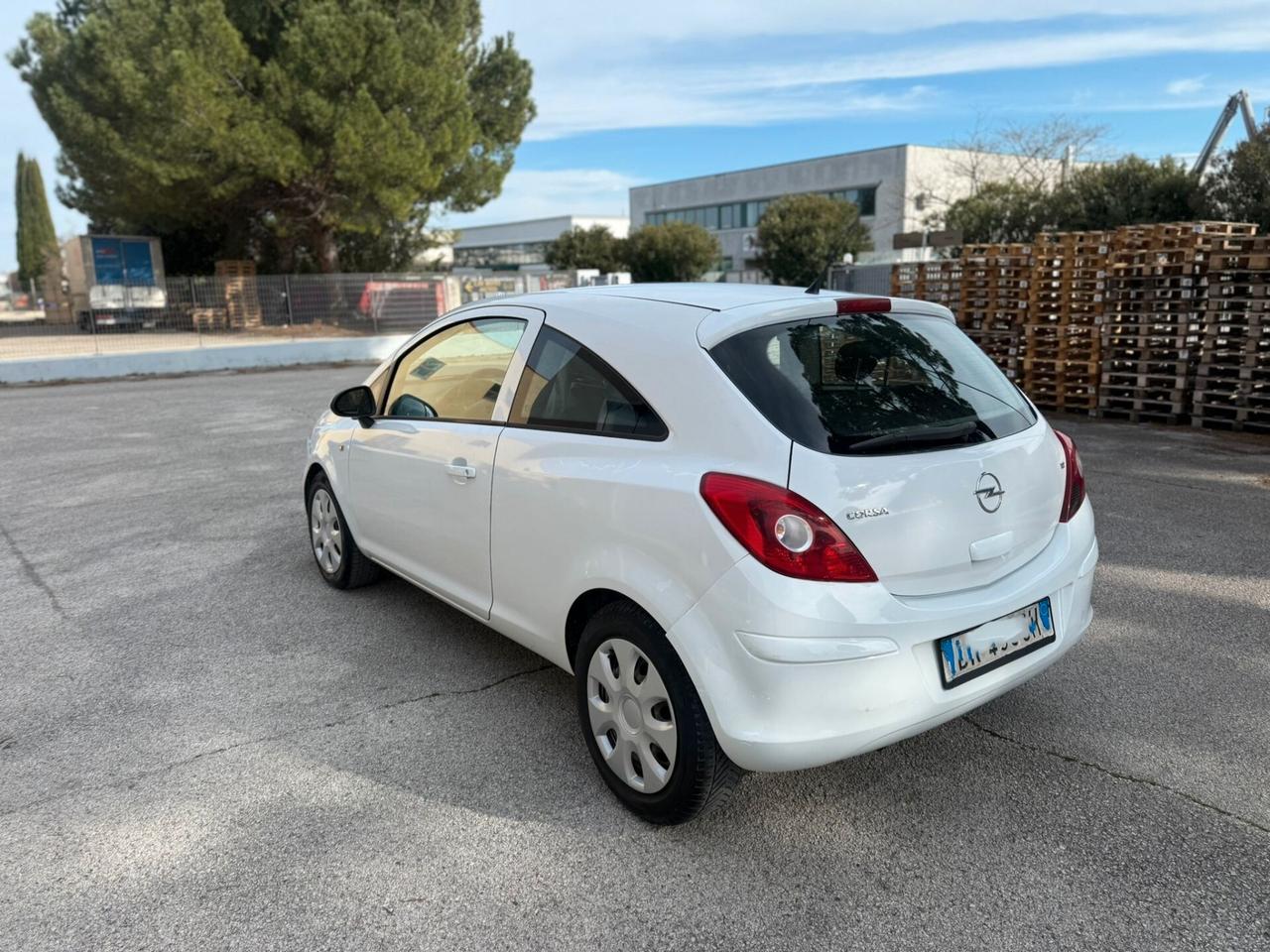 OPEL CORSA 1.2 METANO 2009 12 MESI DI GARANZIA