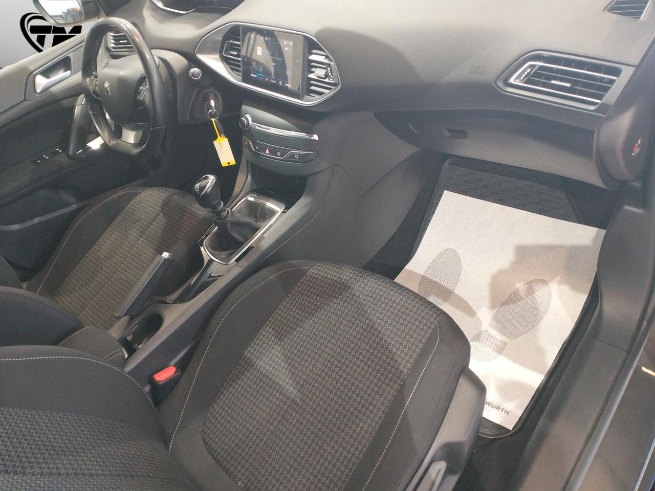 Peugeot 308 5p 1.5 bluehdi Active *99.000 KM*