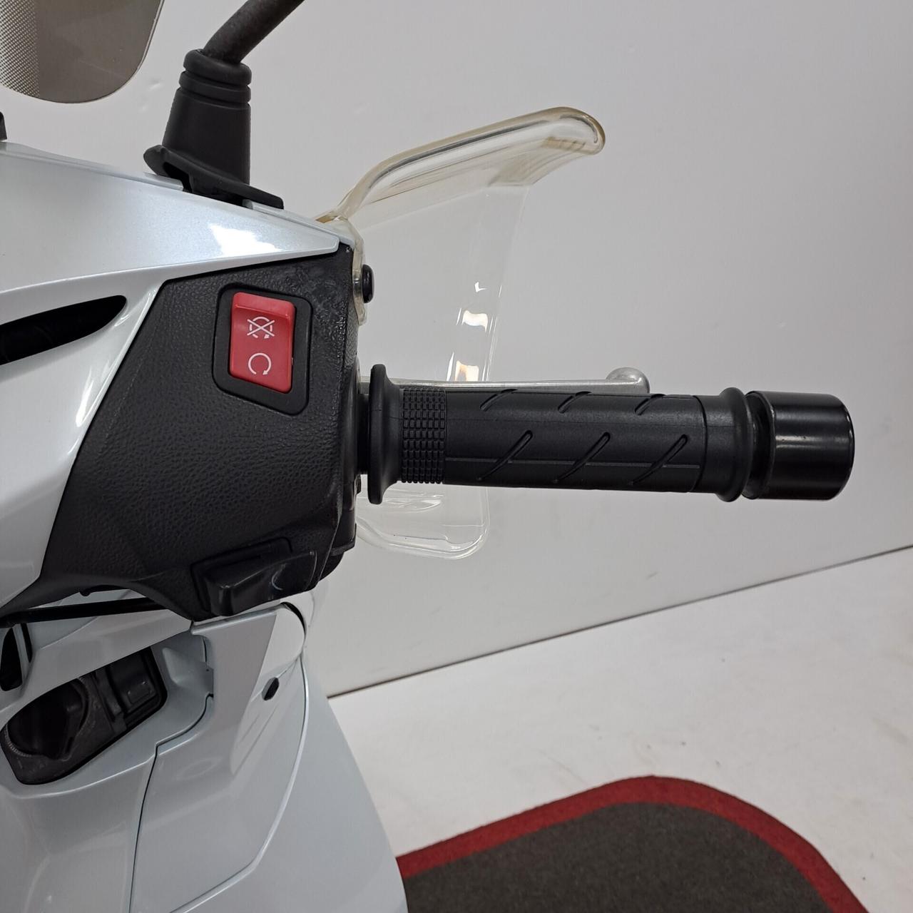 Honda SH 300 TUA ANCHE SENZA REDDITO