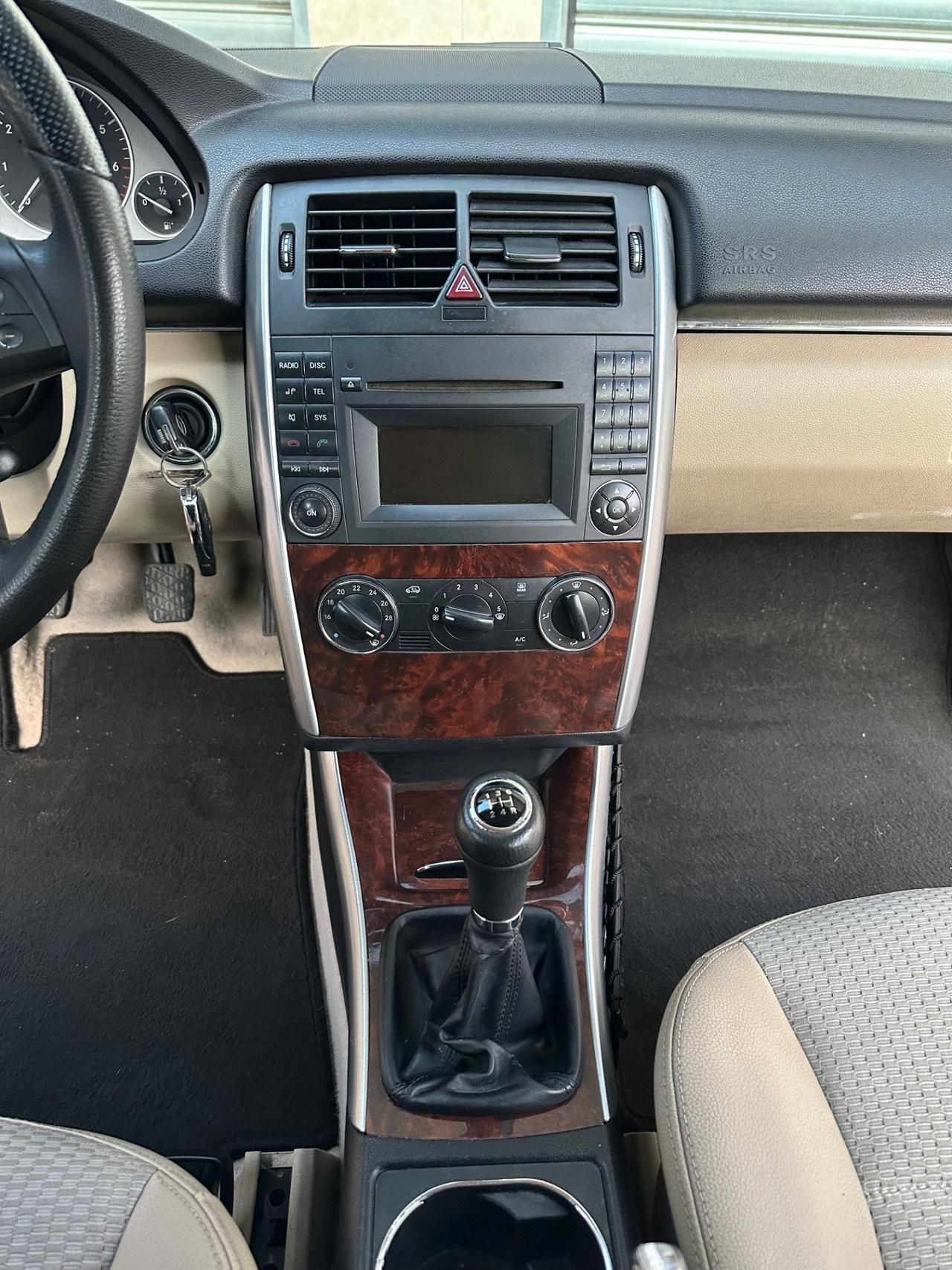 Mercedes-Benz B 180 NGT BlueEFFICIENCY-BENZ/METANO