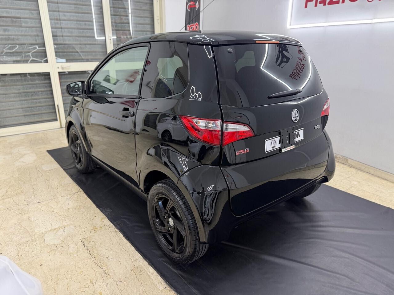 Aixam City Total Black