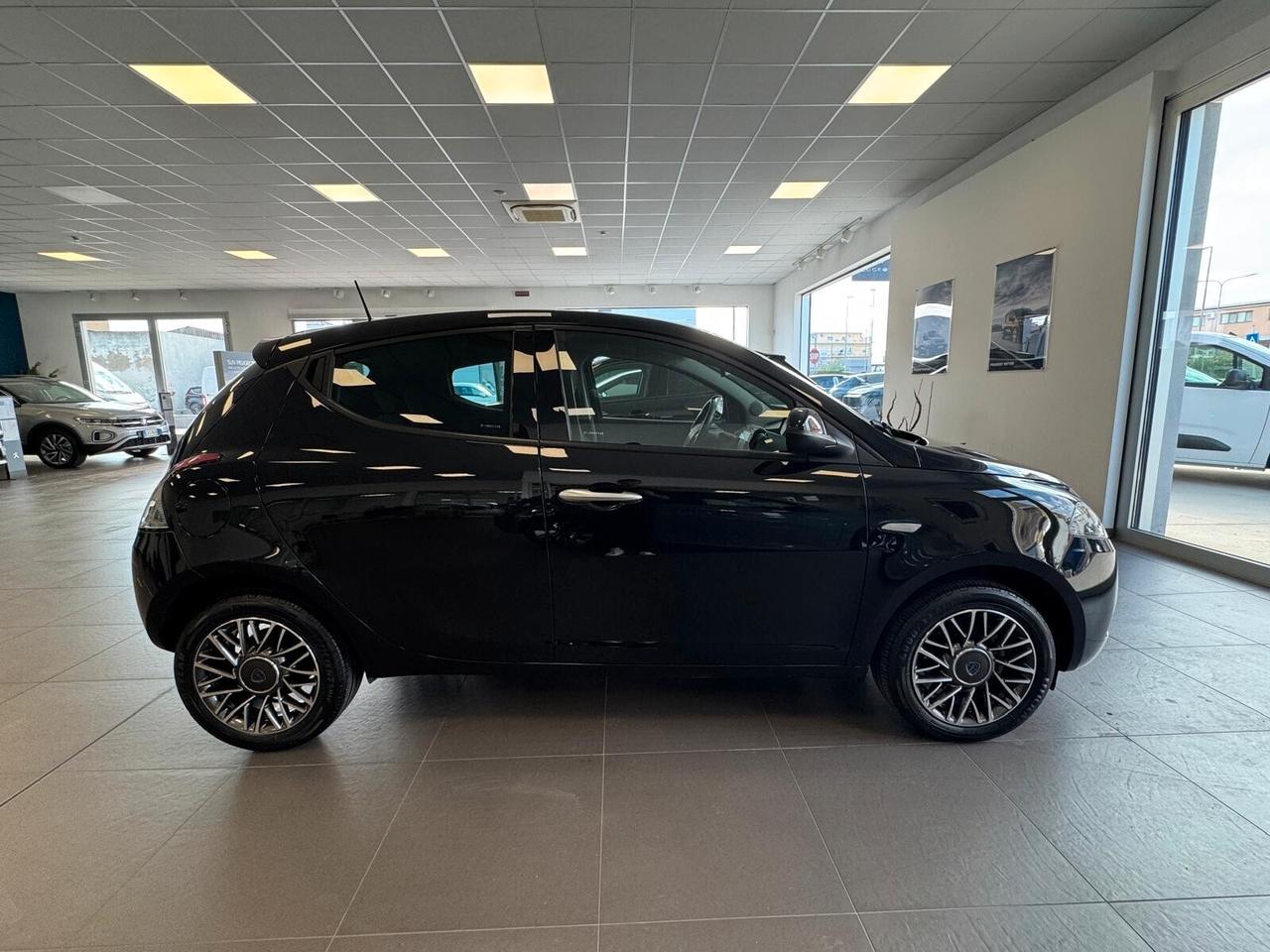 Lancia Ypsilon 1.0 69CV Hybrid Gold Plus 2023