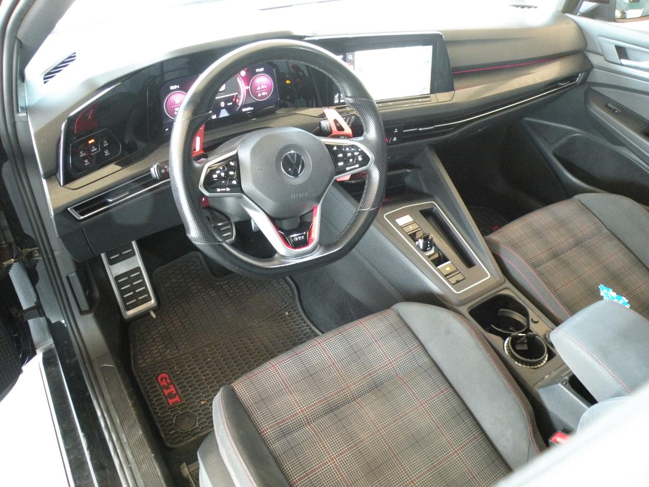 Volkswagen Golf GTI 2.0 TSI
