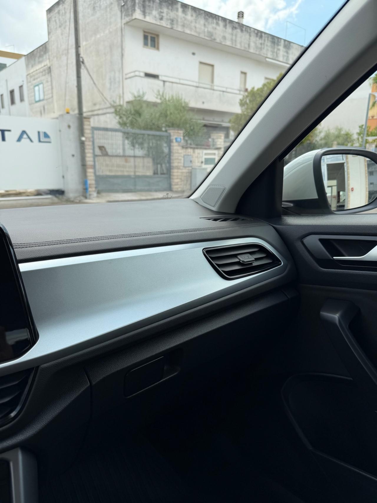 Volkswagen T-Roc Facelift 1.0 TSI 110 cv-2023/LED/PARK ASSISTANT