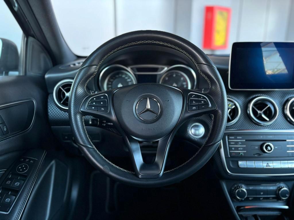 Mercedes-Benz A180 d Sport auto