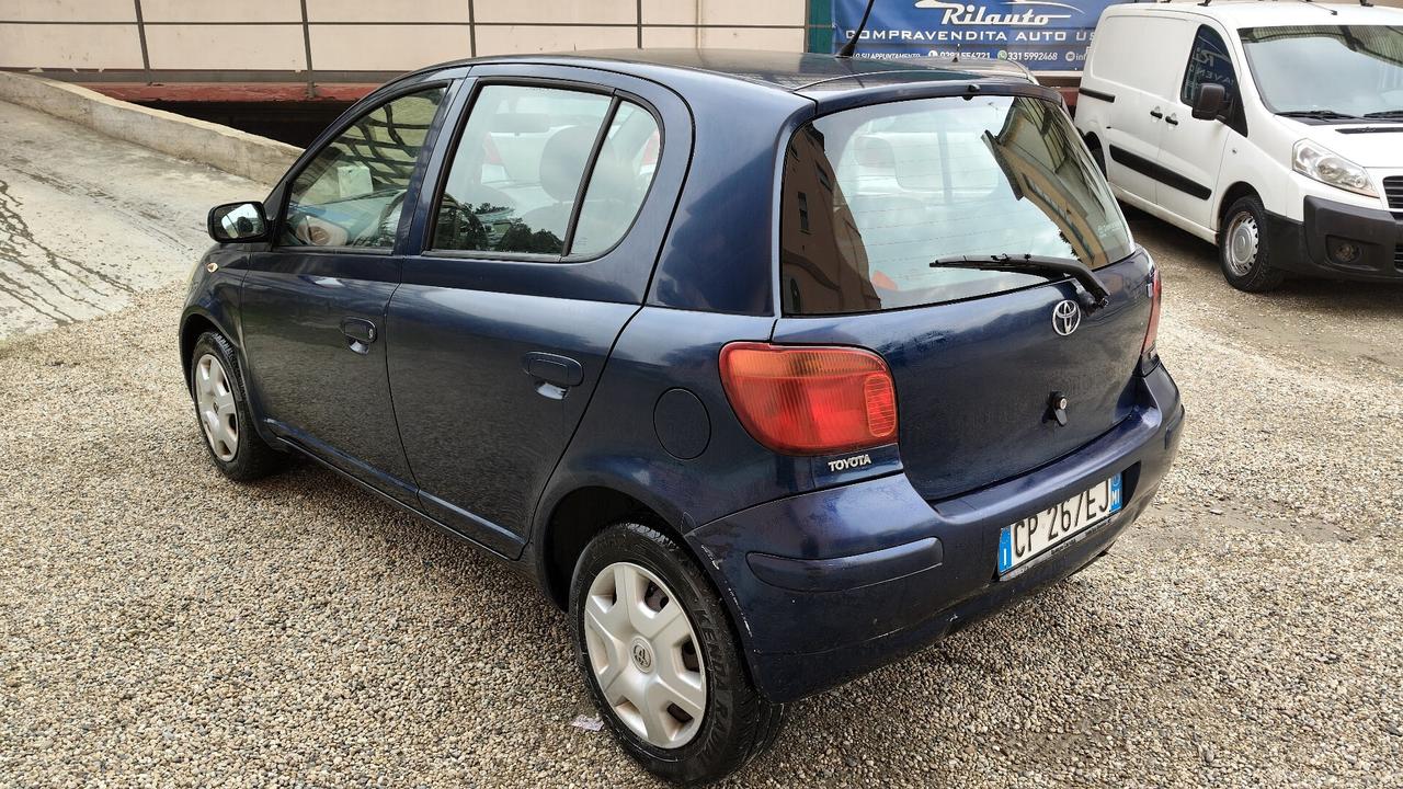 Toyota Yaris 1.3i 16V 5p Sol