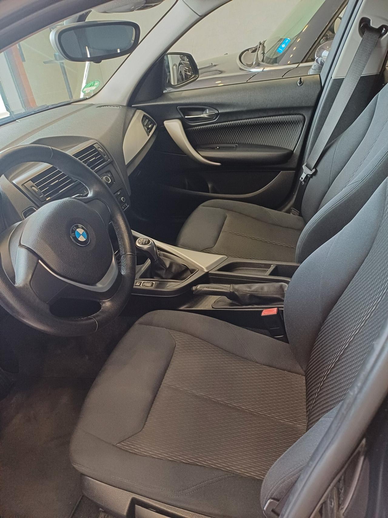 Bmw 114 114i 5p. Unique