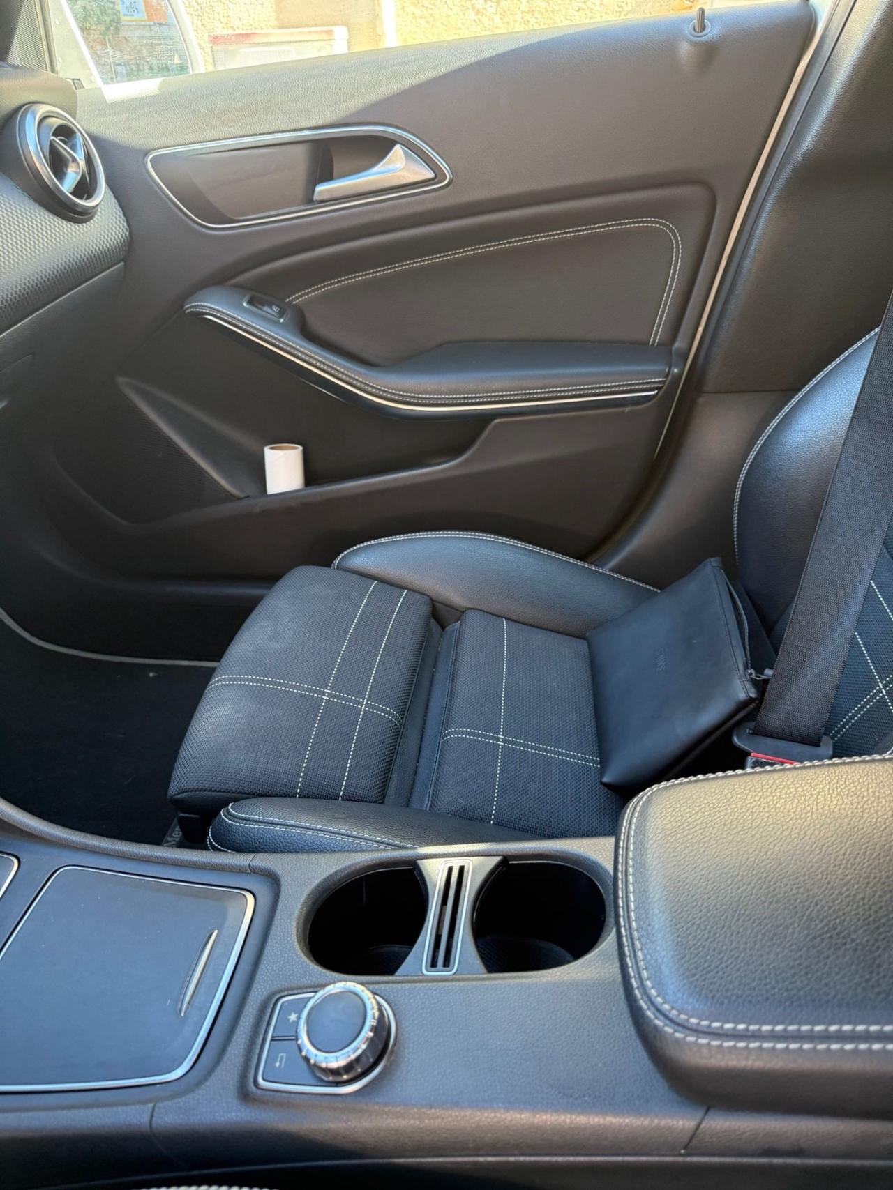 MERCEDES A180 CDI AUTOM/NAVI/LED