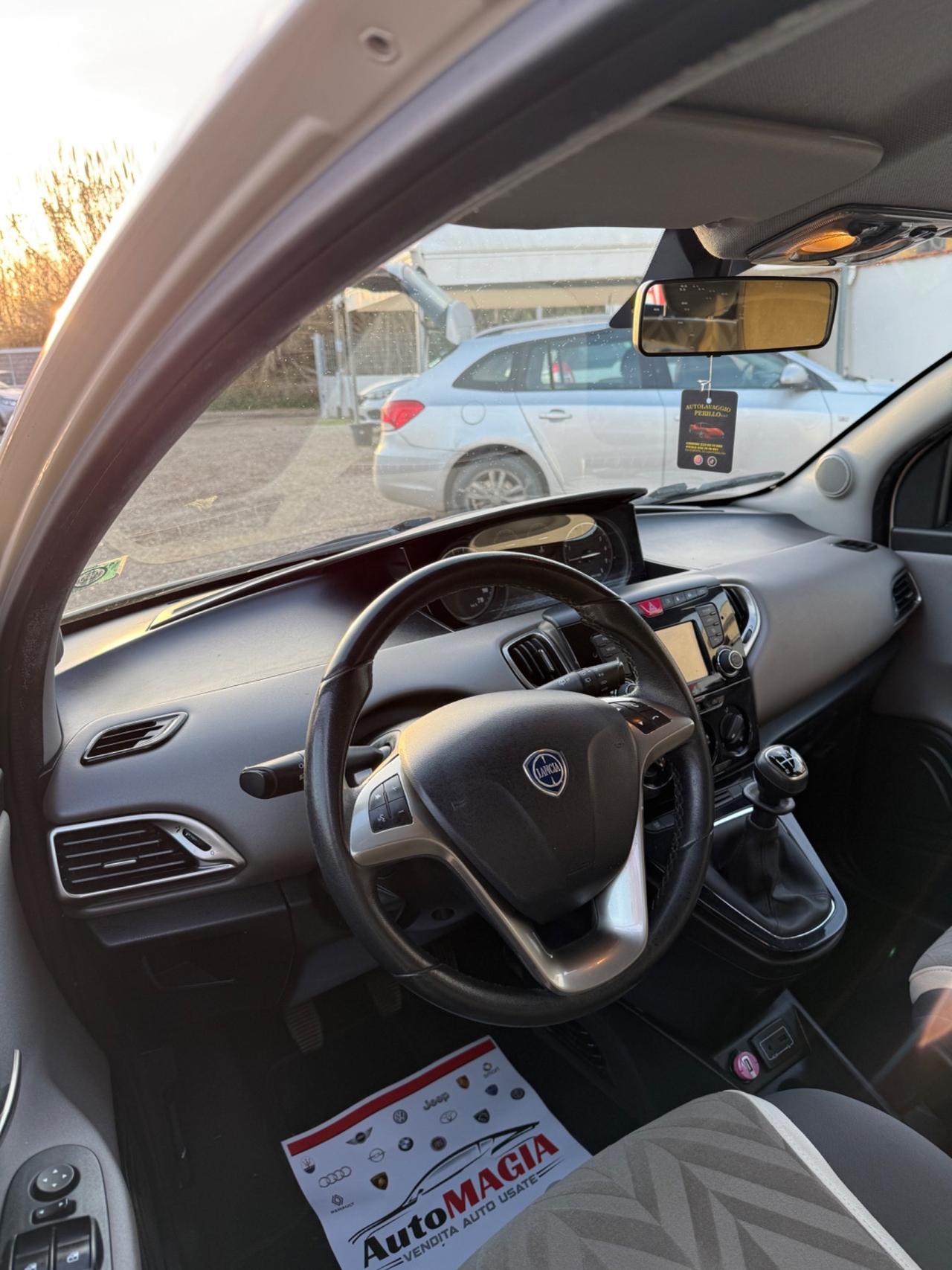 Lancia Ypsilon 1.2 69 CV 5 porte GPL Ecochic Gold