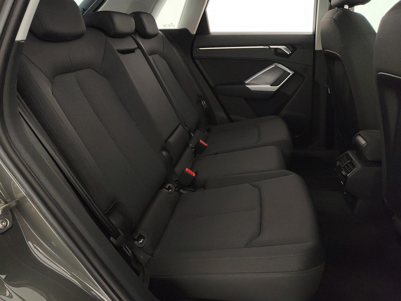 AUDI Q3 40 2.0 tdi Business quattro 190cv s-tronic