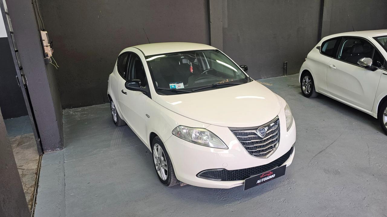 Lancia Ypsilon 0.9 TwinAir 85 CV 5 porte S&S Gold