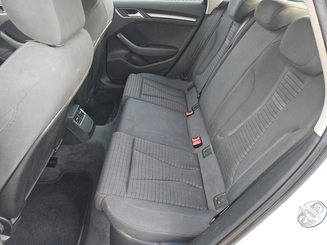 Audi A3 1.6 TDI clean diesel S tronic Business