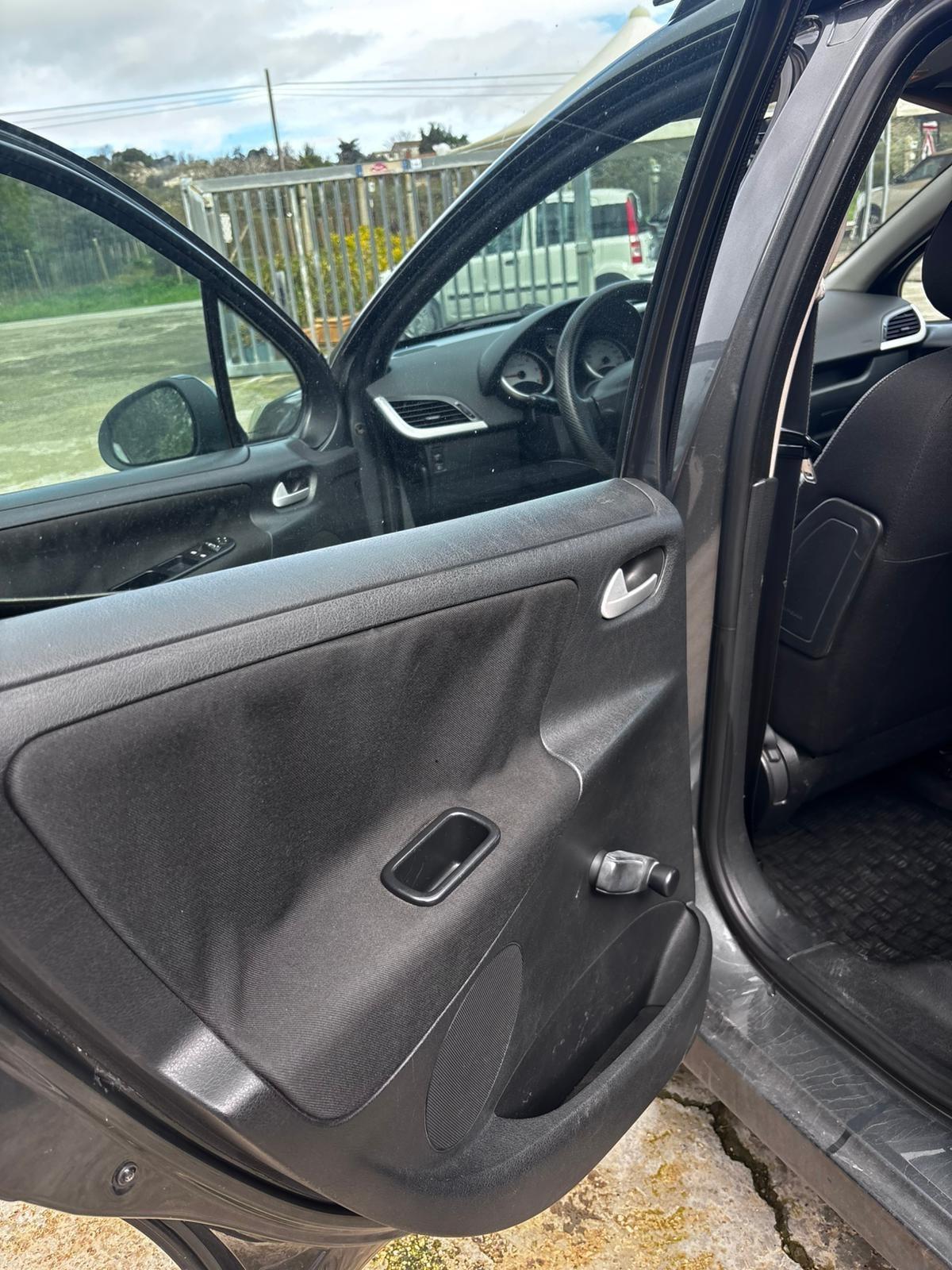 Peugeot 207 1.6 HDi 90CV FAP SW XS Ciel