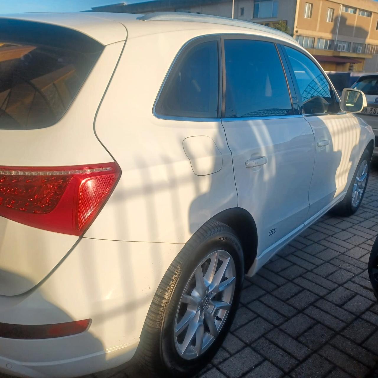 PERFETTA AUDI Q5 2.0 TDI 4X4 EURO 5