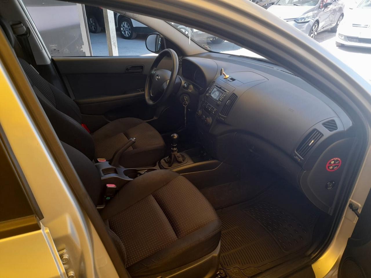 Hyundai i30 1.6cc diesel 12 mesi garanzia-2009