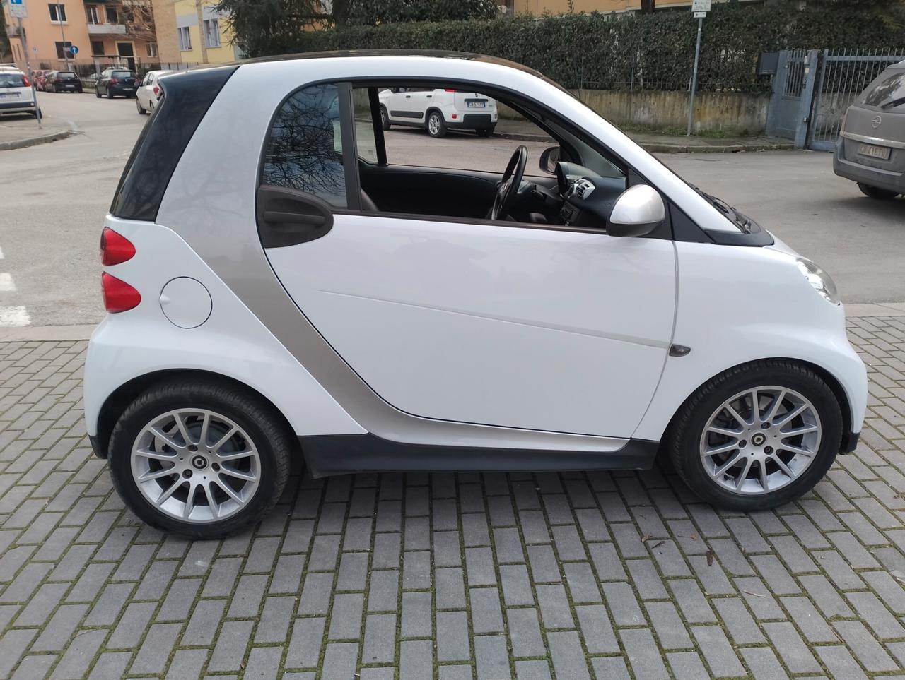 Smart ForTwo 1000 45 kW MHD coupé pure