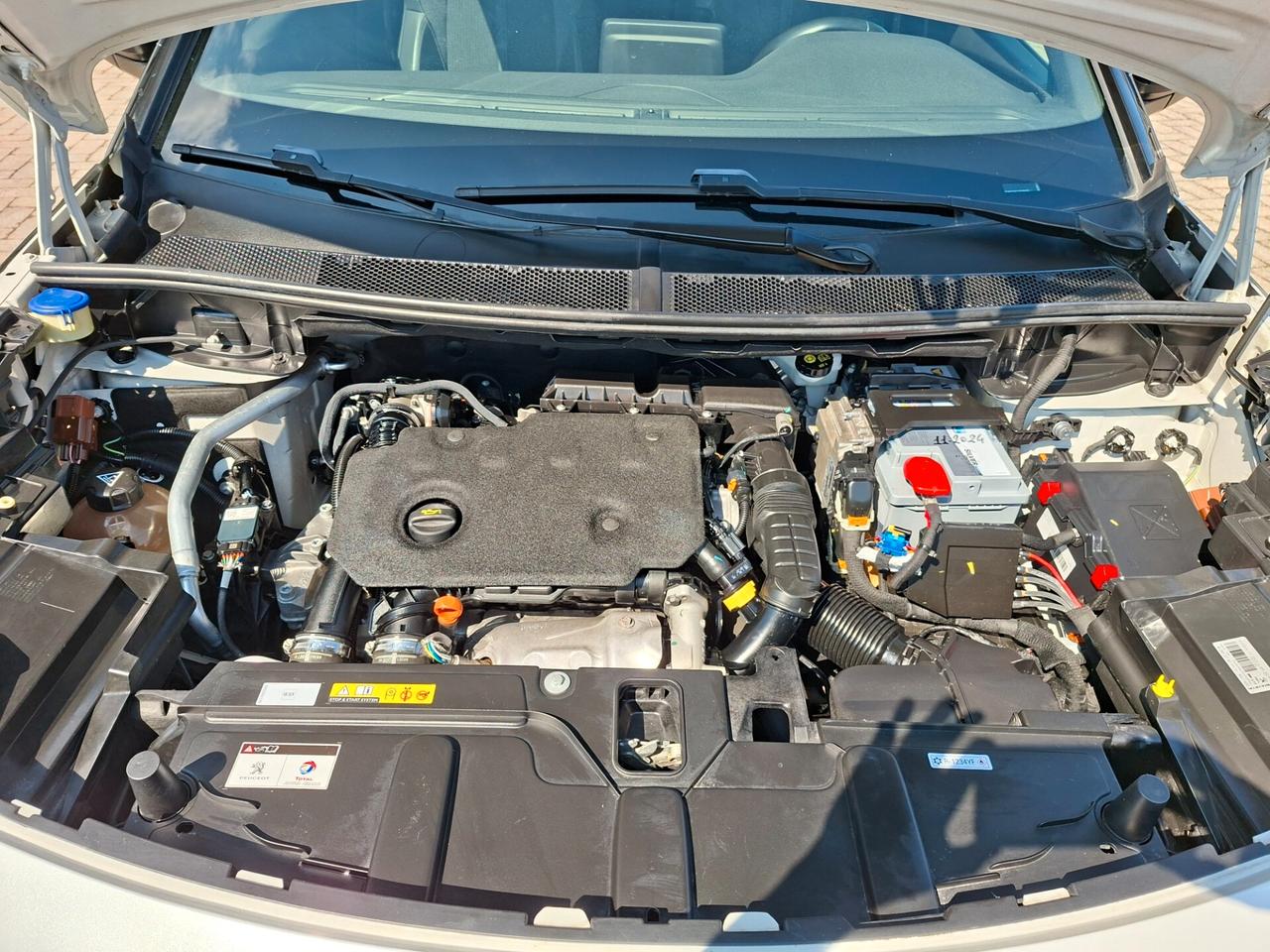 Peugeot 3008 BlueHDi 130 S&S GT Line UNICOPRO.